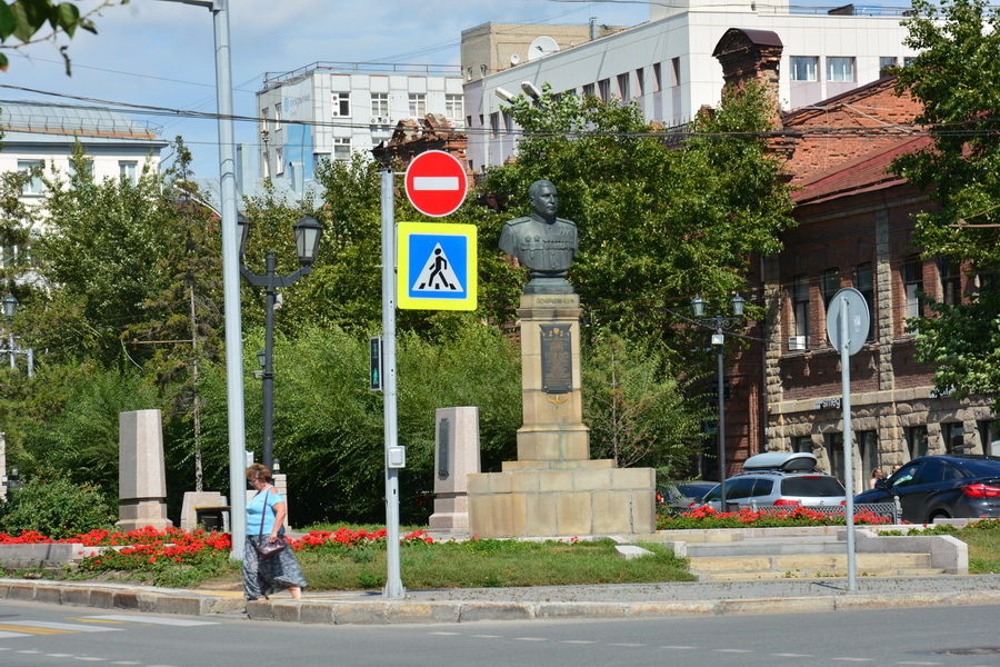 h-4600.jpg
