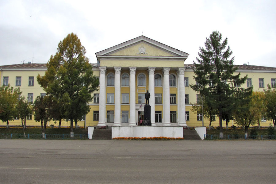 Пучеж ивановской. Город Пучеж Ивановской области. Администрация г Пучежа Ивановской области. Администрация города Пучеж. Пучеж площадь.