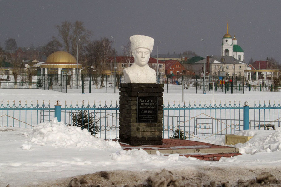 Буинск. Город Буинск Татарстан. Достопримечательности Буинска Татарстан. Памятник Вахитову Буинск. Буинск достопримечательности города.