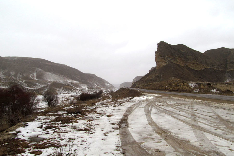 Село леваши. Леваши горы. Перевалы Леваши. Леваши зимой. Горы по дороге Леваши Избербаш Дагестан.