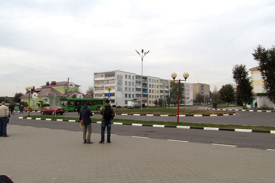 Могилев кричев. Город Кричев Могилевской области. Площадь километров Кричев город Кричев Беларусь. Кричев Могилевская область Евгения Коноплева. Кричев Беларусь рынок адрес фото.