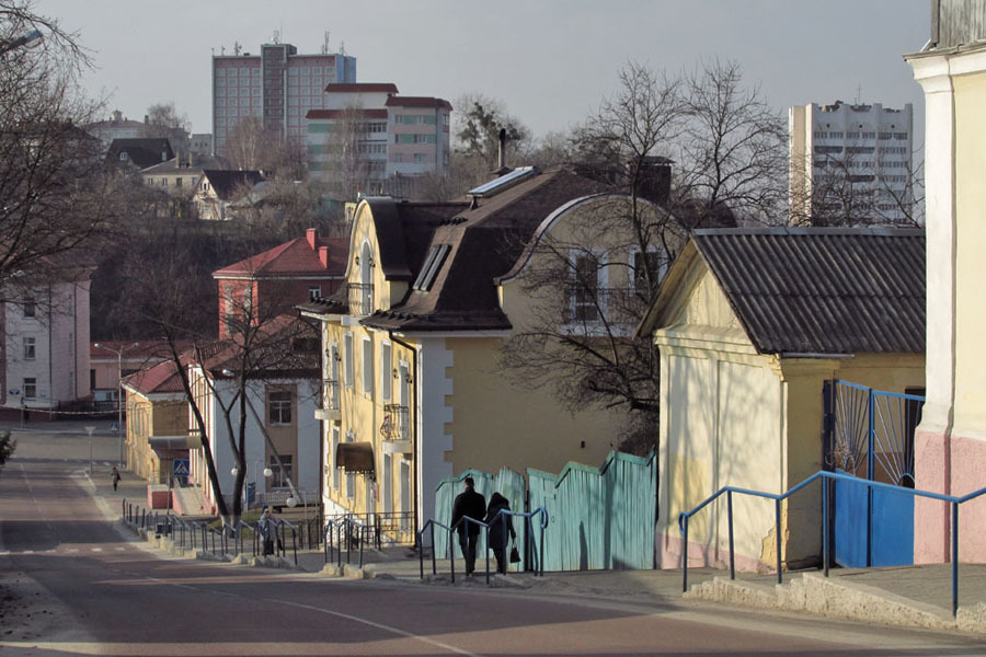 Прогноз в мозыре. Мозырь улица Комсомольская. Мозырь улицы. Старинные дома в Мозыре. Показать город Мозырь.