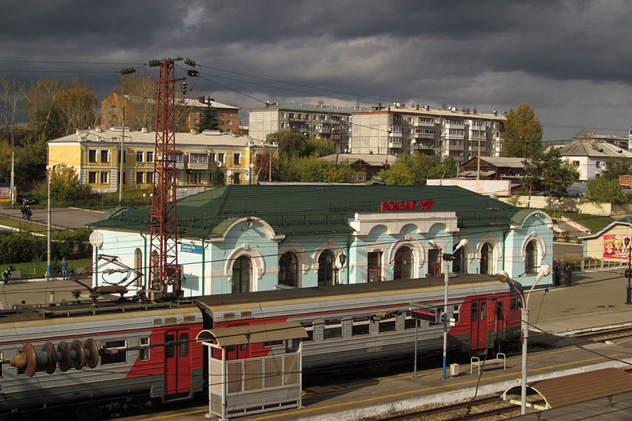 Погода уяр красноярский. Городское поселение город Уяр. Вокзал Уяр Красноярский край. ЖД вокзал Уяр. Красноярский край город Уяр станция клюквенная.