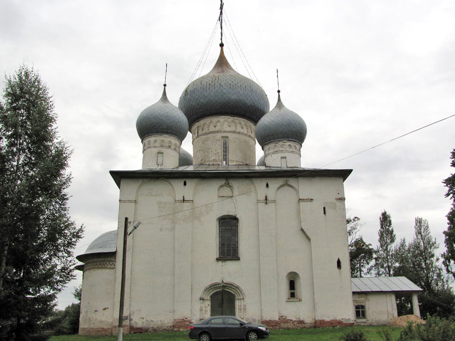 Белозерск древнее здание