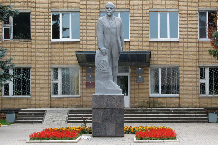 Рп5 хиславичи смоленской обл. Хиславичи Смоленская. Поселок Хиславичи Смоленской области. Хиславичи Смоленск. Сквер памяти Хиславичи.