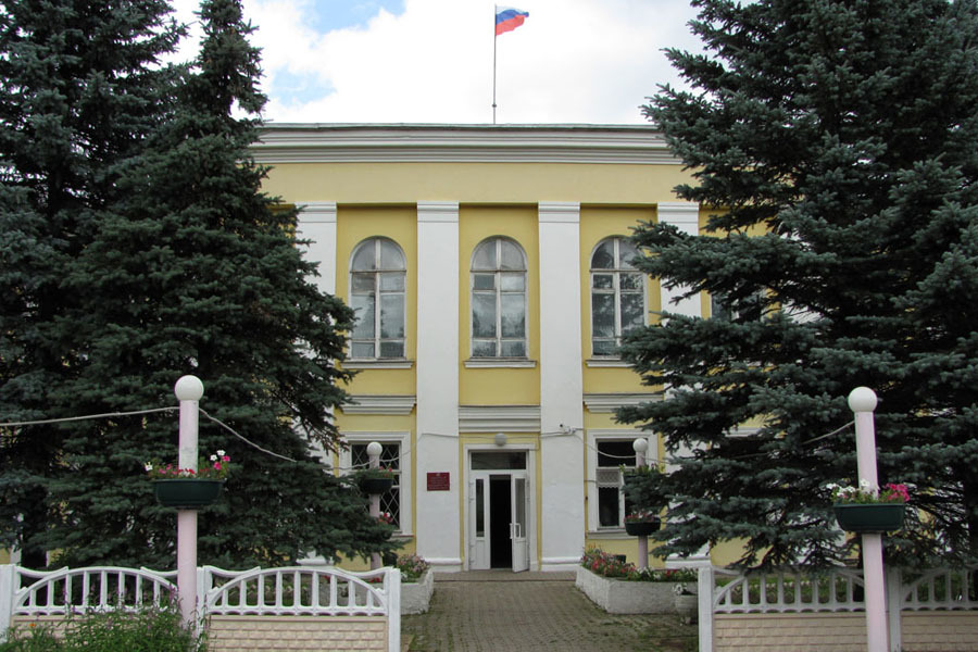 Рп5 хиславичи смоленской обл. Монастырщина Смоленская область здание администрации. Поселок Хиславичи Смоленской области. Здание администрации Смоленской области. Подслушано Хиславичи.