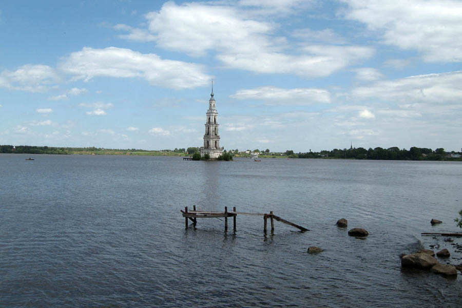 Водохранилище затопленный город. Молога. Затонувший город Молога. Калязин и Молога. Рыбинское водохранилище затопленная деревня.