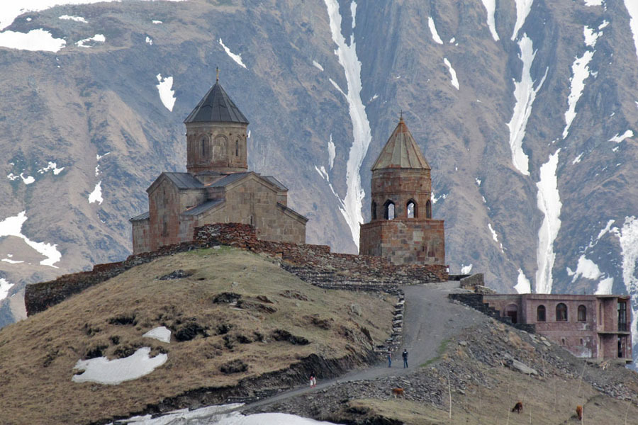 Храм Гергети в Казбеги