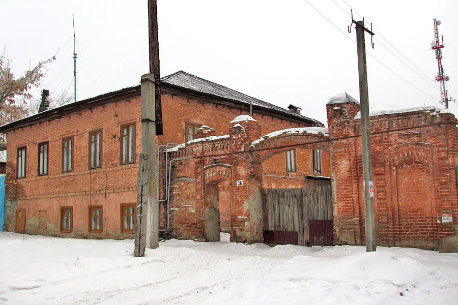 Здесь близ старинного городка обояни медовый