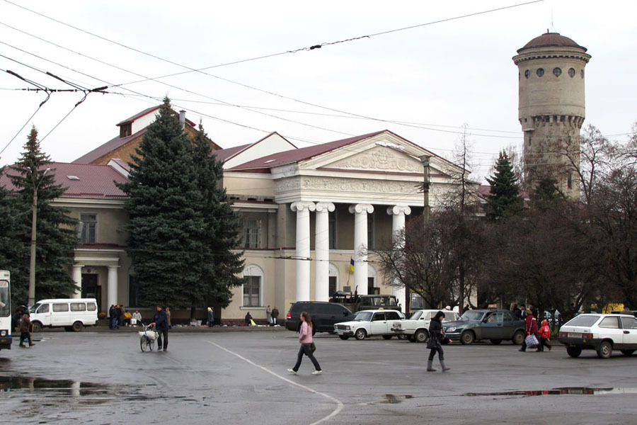 Полтава сегодня последние свежие. Полтава сейчас. Полтава Украина сейчас. Мукачево Привокзальная площадь. Полтава наш.