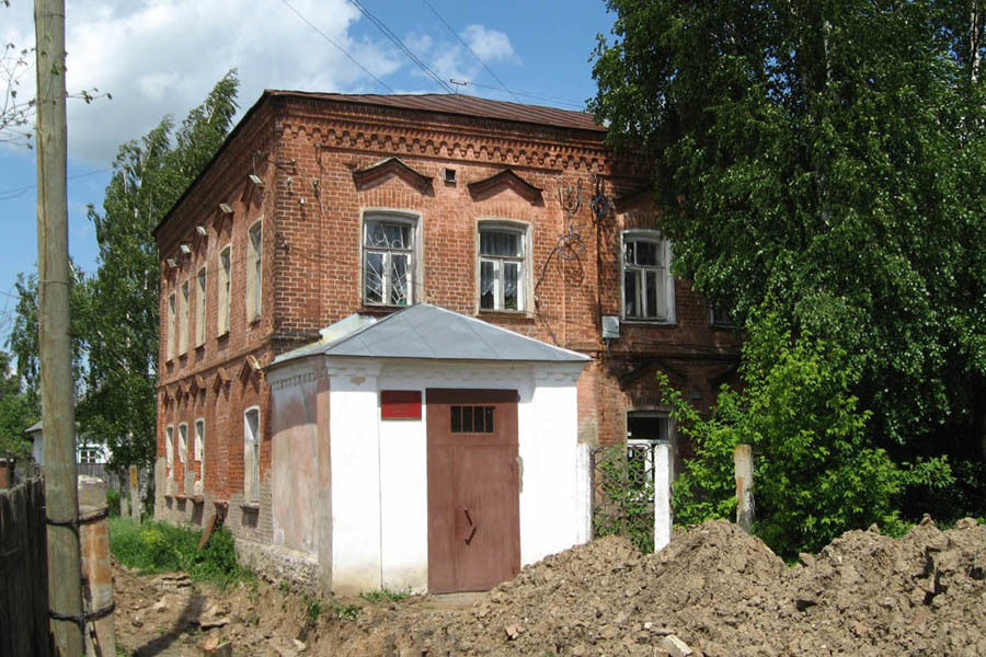 Приволжский ивановская область. Приволжск центр города. Памятник Пушкину в Приволжске Ивановской области. Приволжск Революционная Василевская фабрика. Приволжск площадь города.