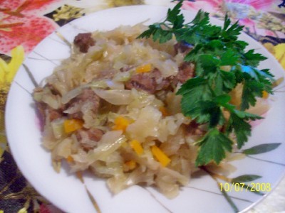 тушёное мясо с капустой