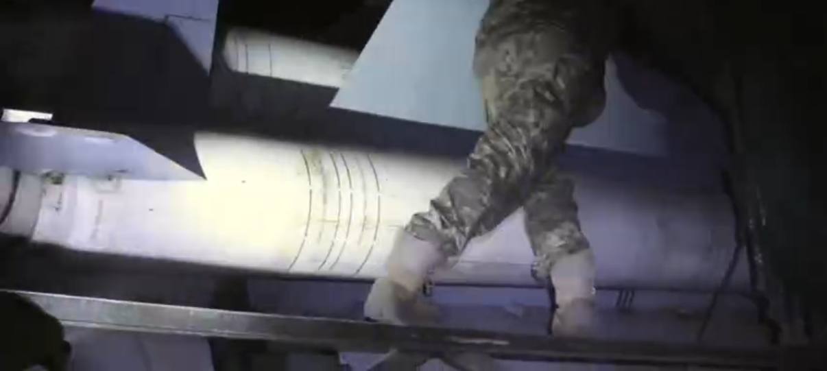 h-916.jpg
