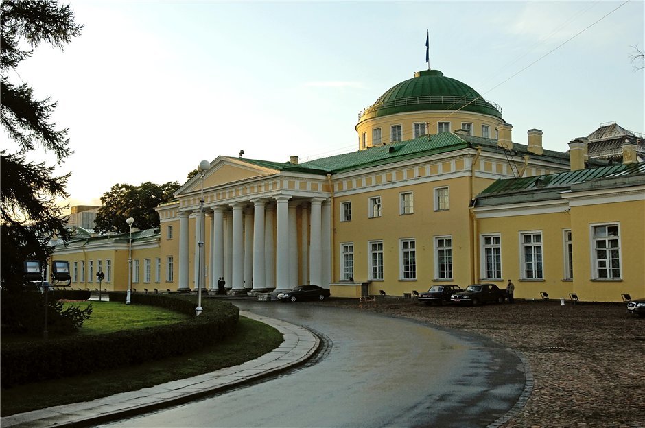 По проекту архитектора и е старова в петербурге были построены