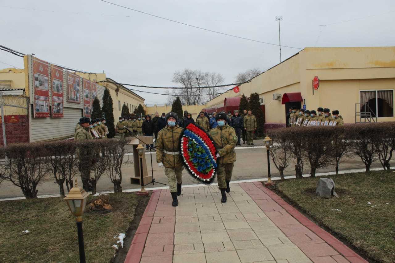 В воинской части 6688 в Астрахани почтили память погибших боевых товарищей