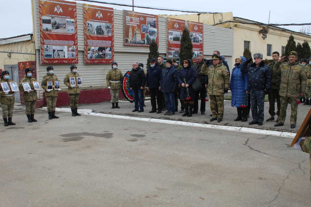 В воинской части 6688 в Астрахани почтили память погибших боевых товарищей