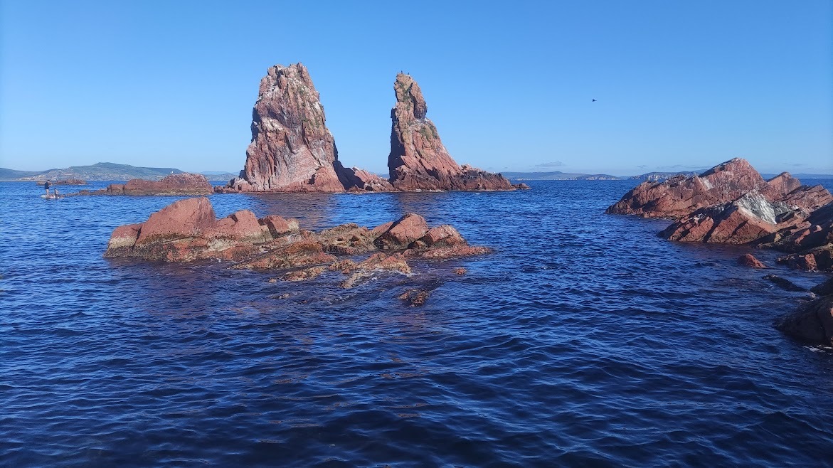 Island 0. Остров Рейнеке Приморский край. Острова Верховского Приморский край. Остров Рейнеке Владивосток. Остров Карамзина Приморский край.