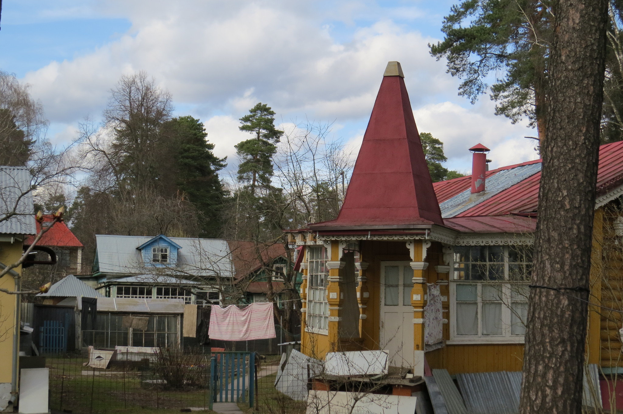 И снова Клязьма. Избушки, теремки, замки