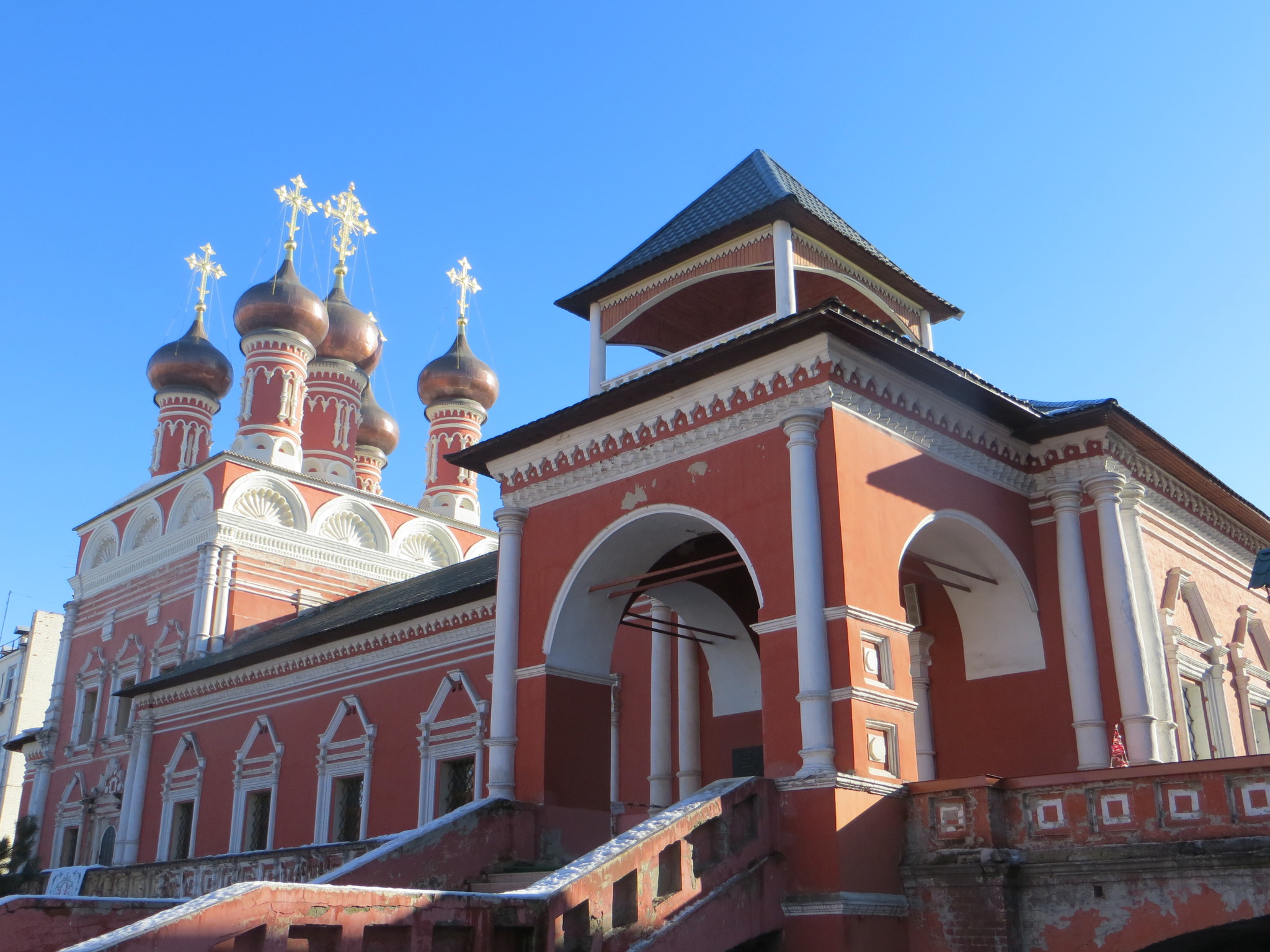 Петровский собор в Москве