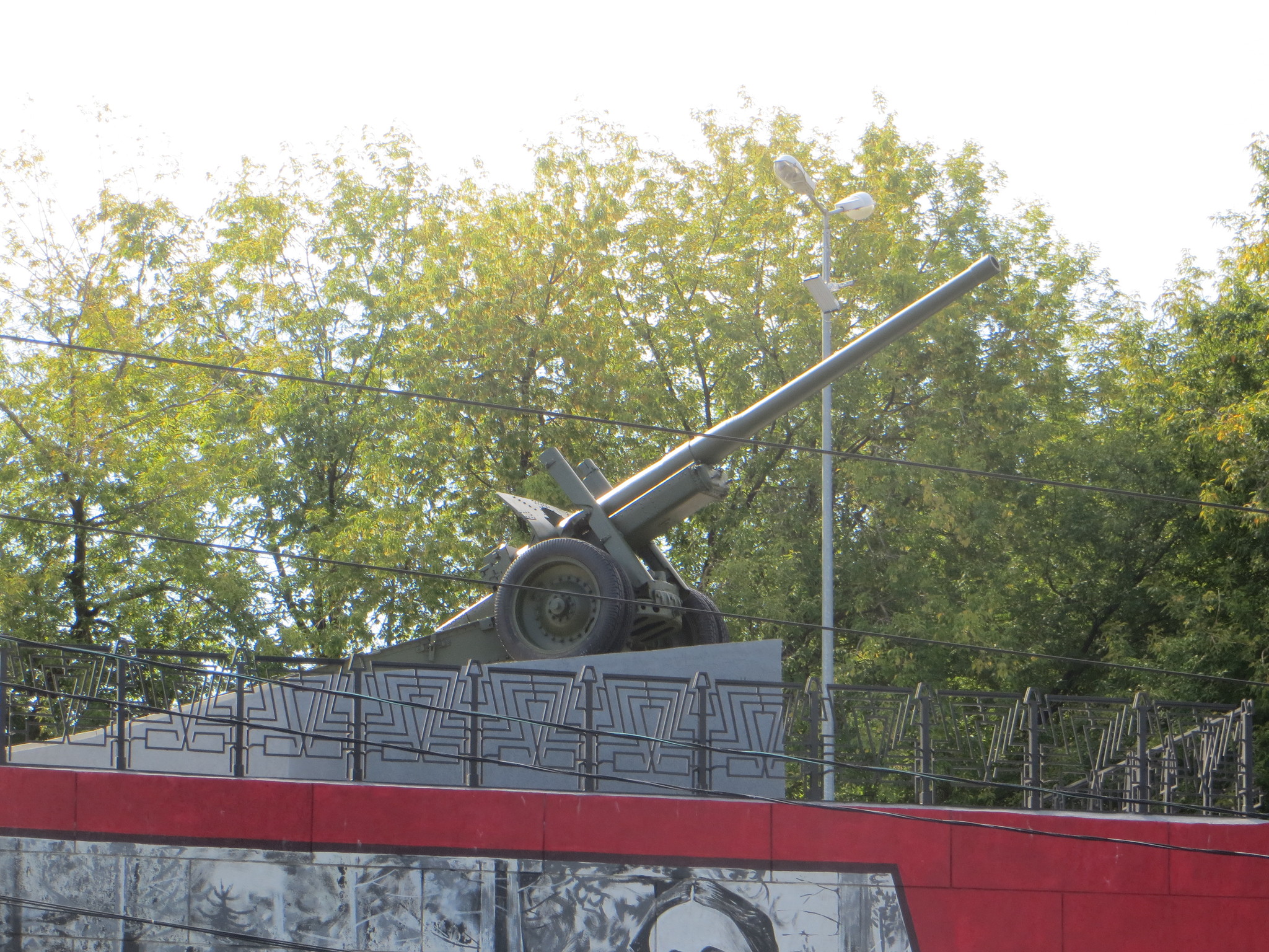 Мотовилиха пермь 1. Мотовилиха пушка памятник. Мотовилиха Пермь. Мотовилиха музей Пермской артиллерии.