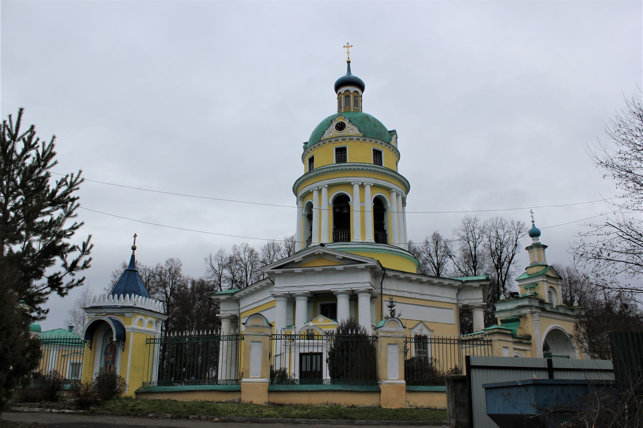 Гребнево. Храмовый комплекс и купеческие захоронения