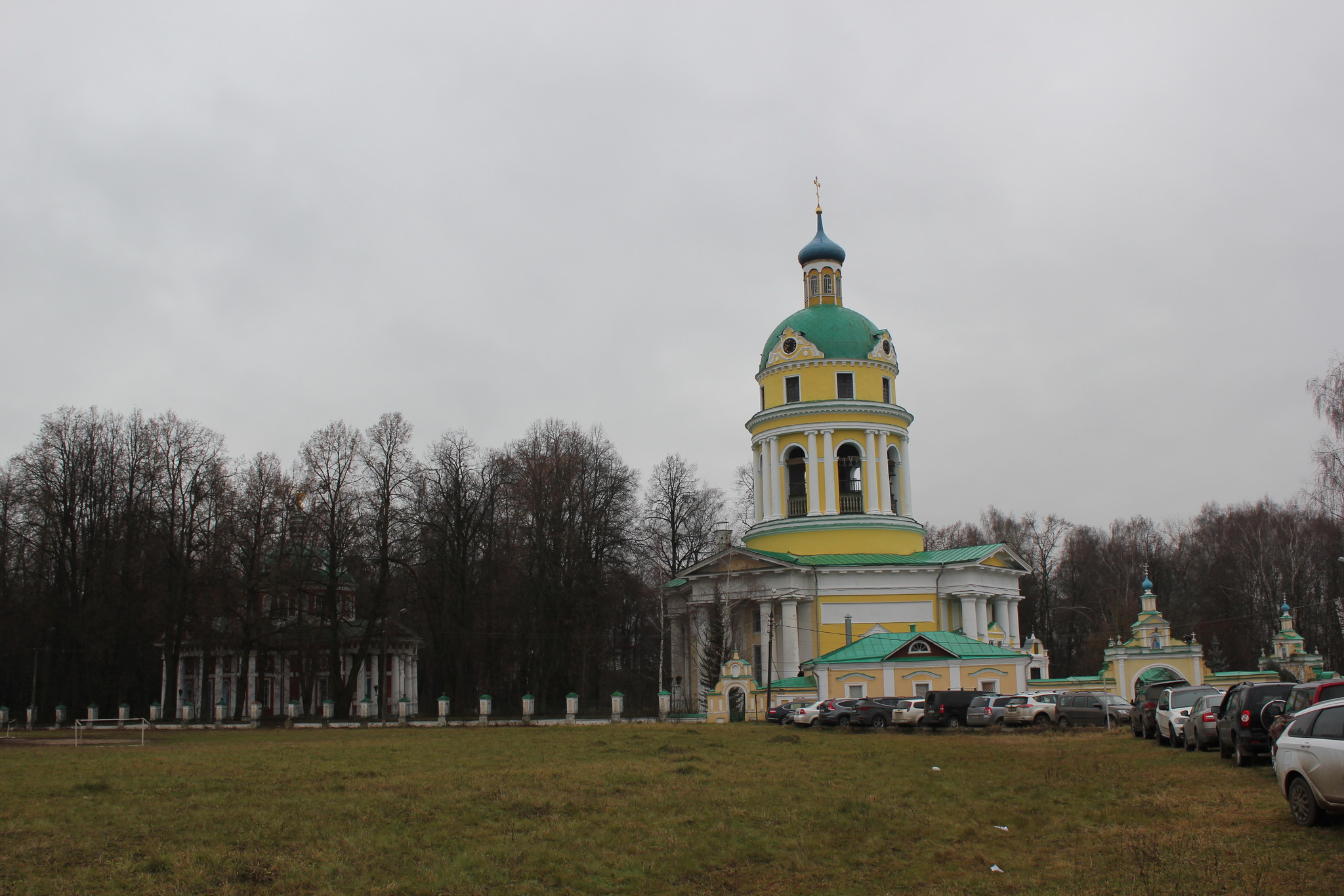 Гребнево. Храмовый комплекс и купеческие захоронения