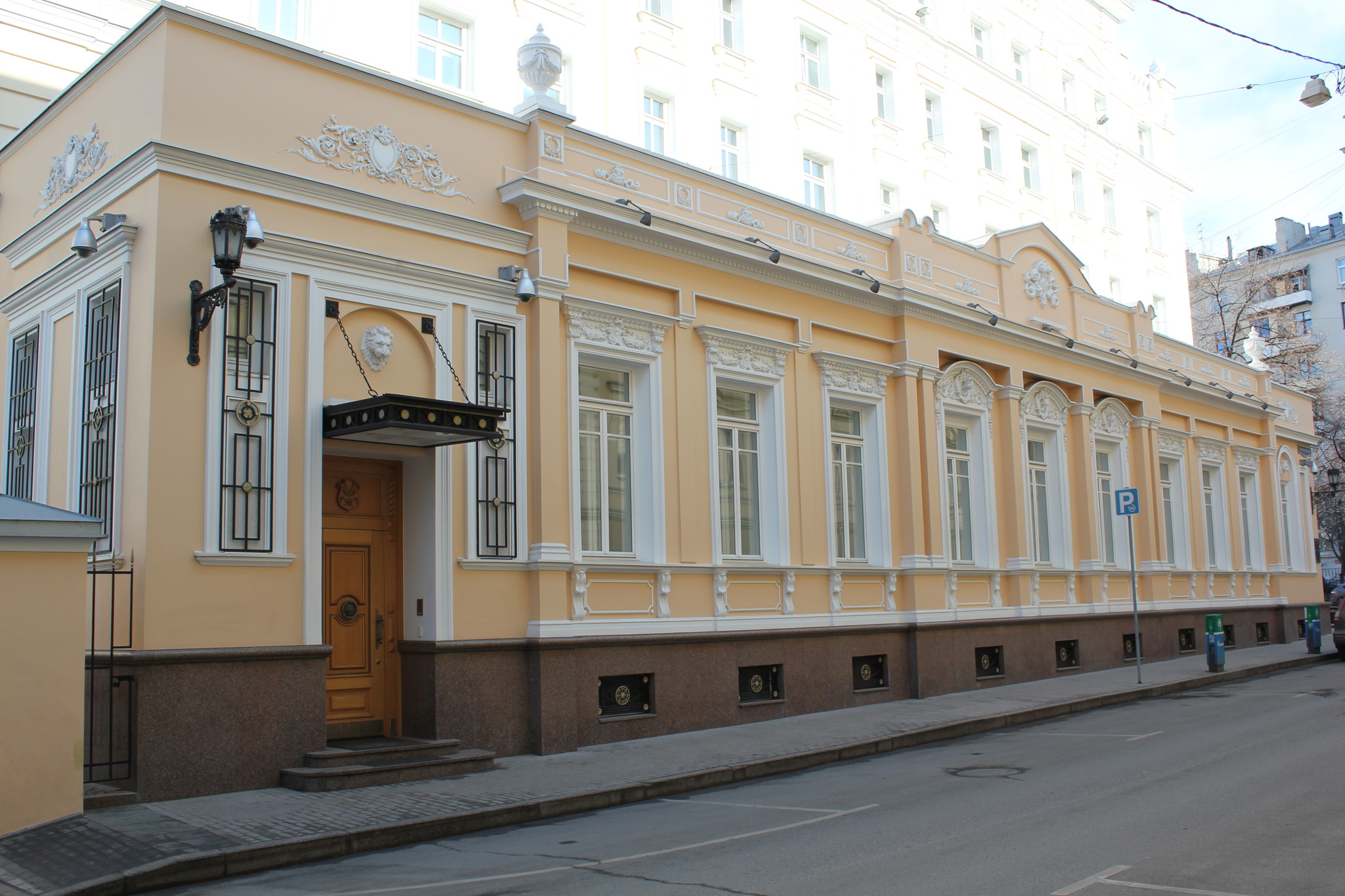 леонтьевский переулок в москве