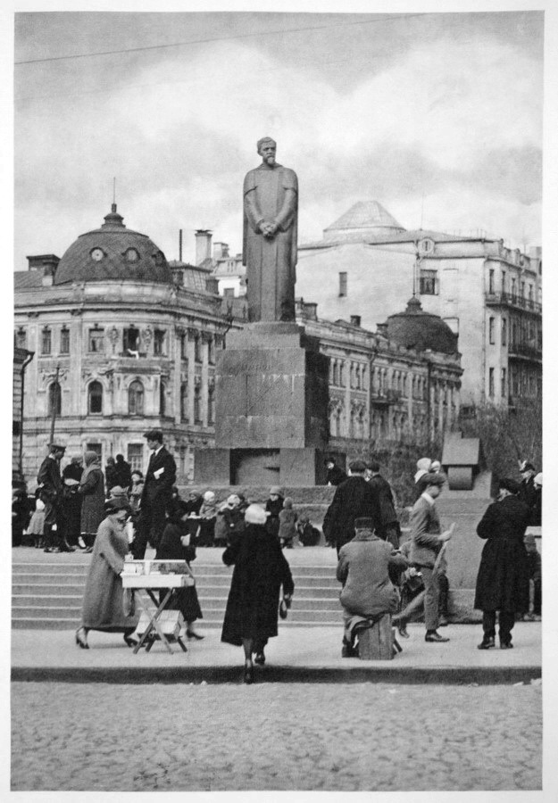 Ранние советские памятники. Часть 1 