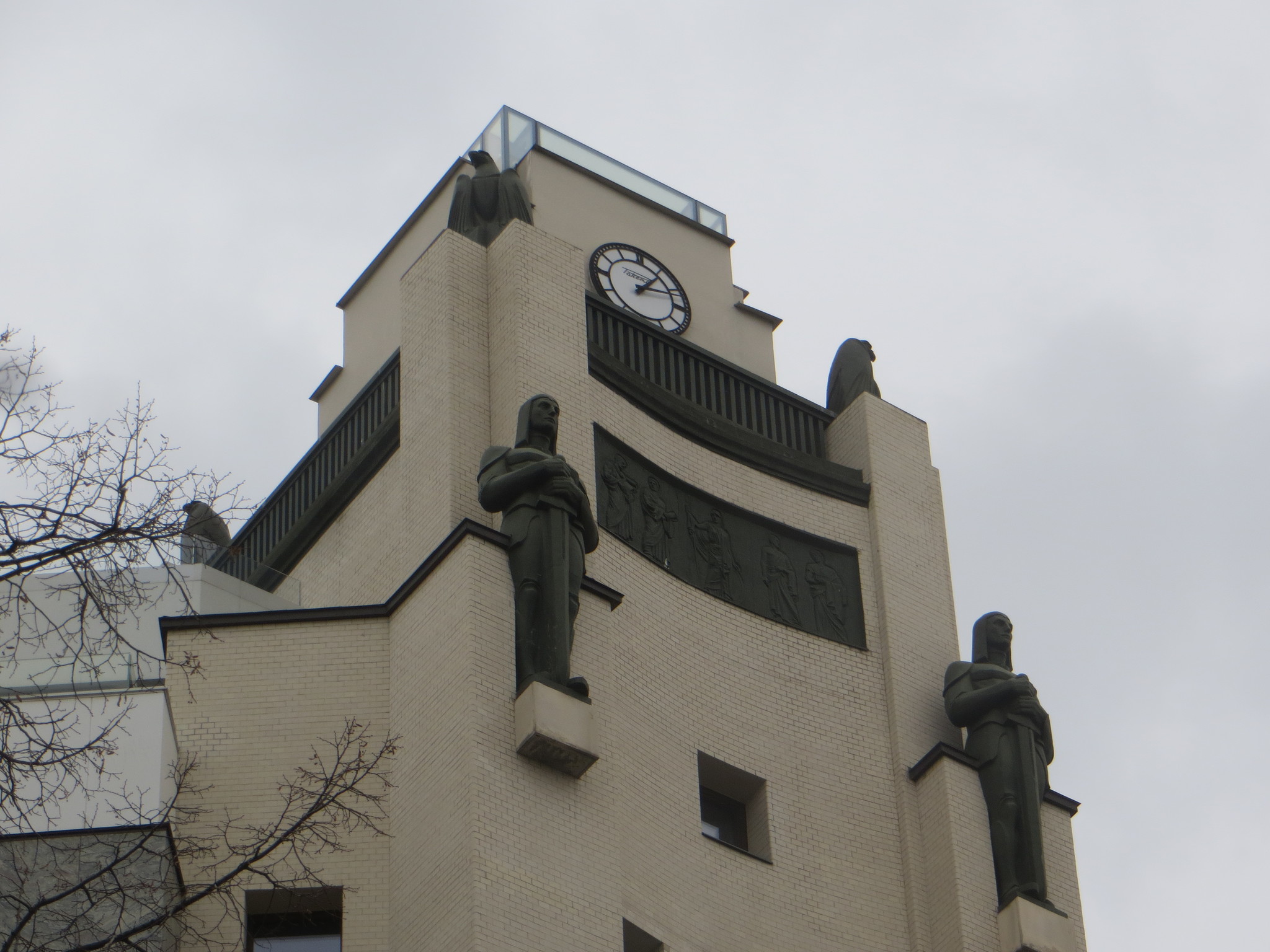 Дом с рыцарями на Пречистенке