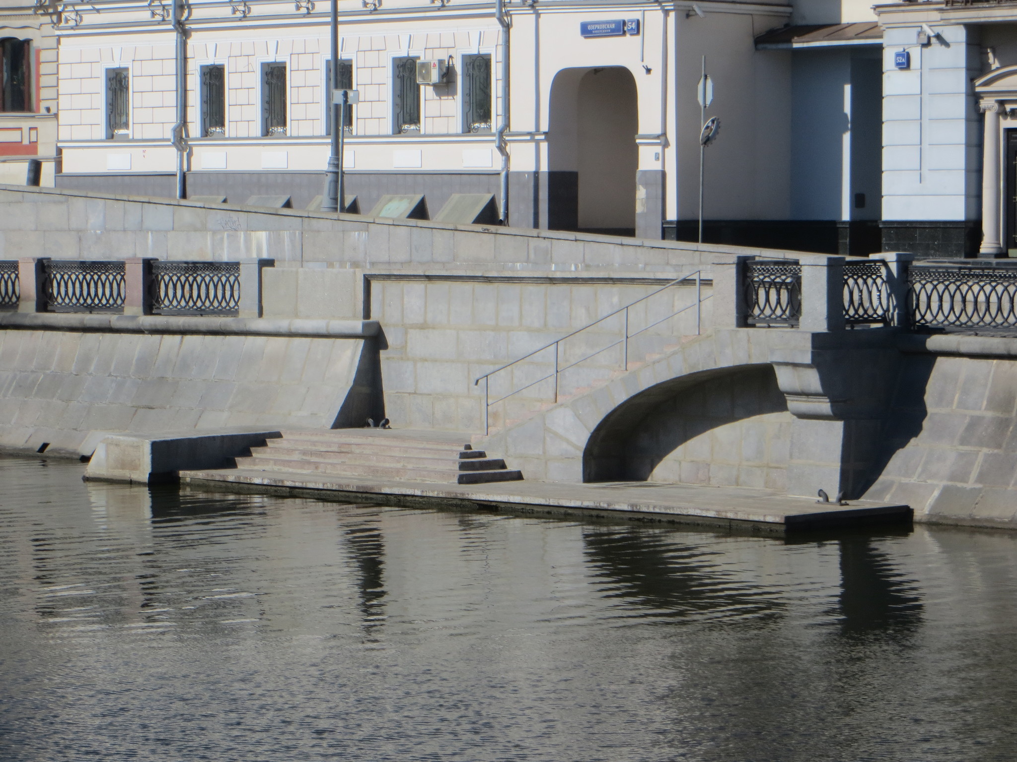 Озерковская набережная Водоотводного канала