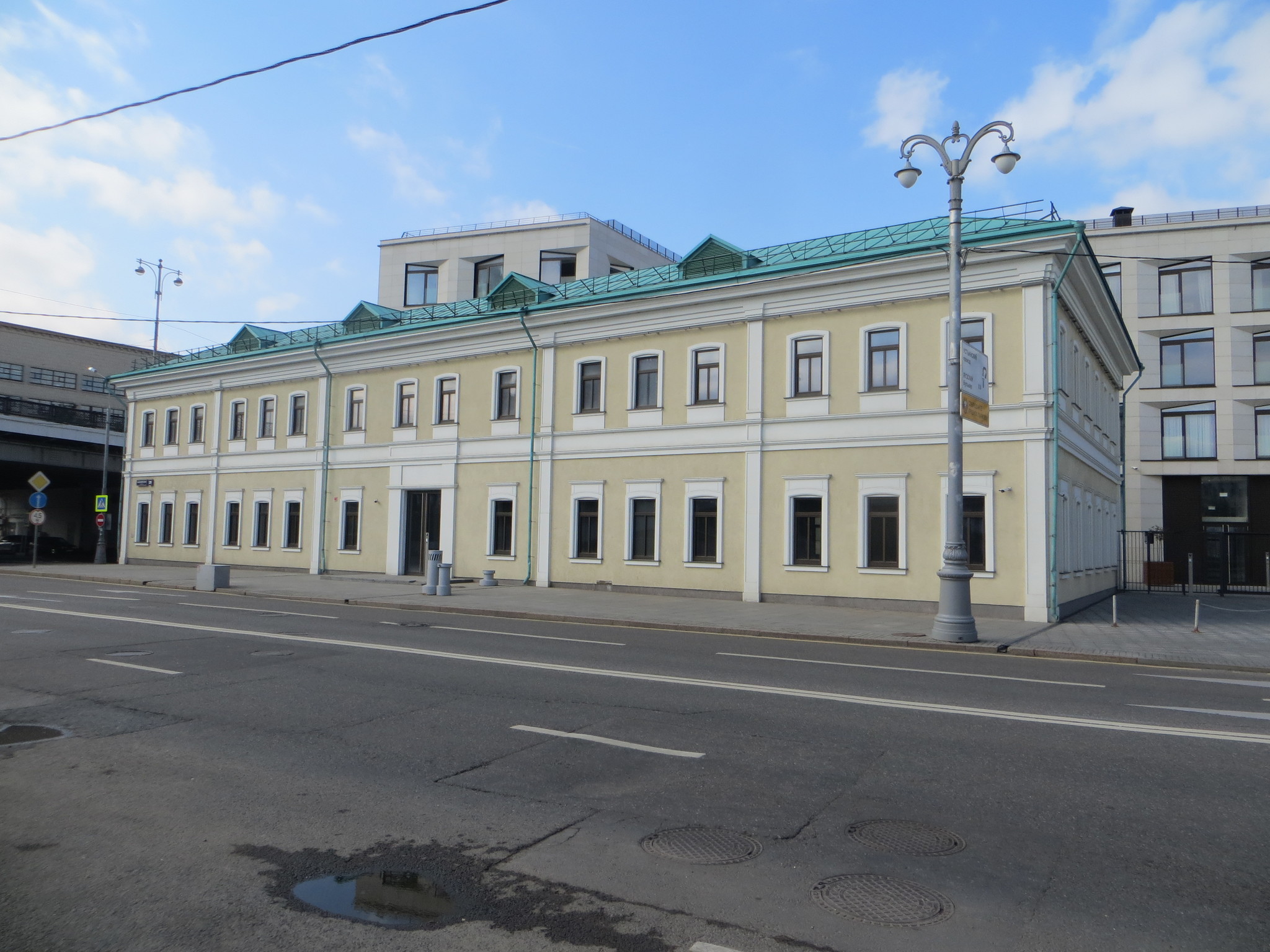 Набережная 28