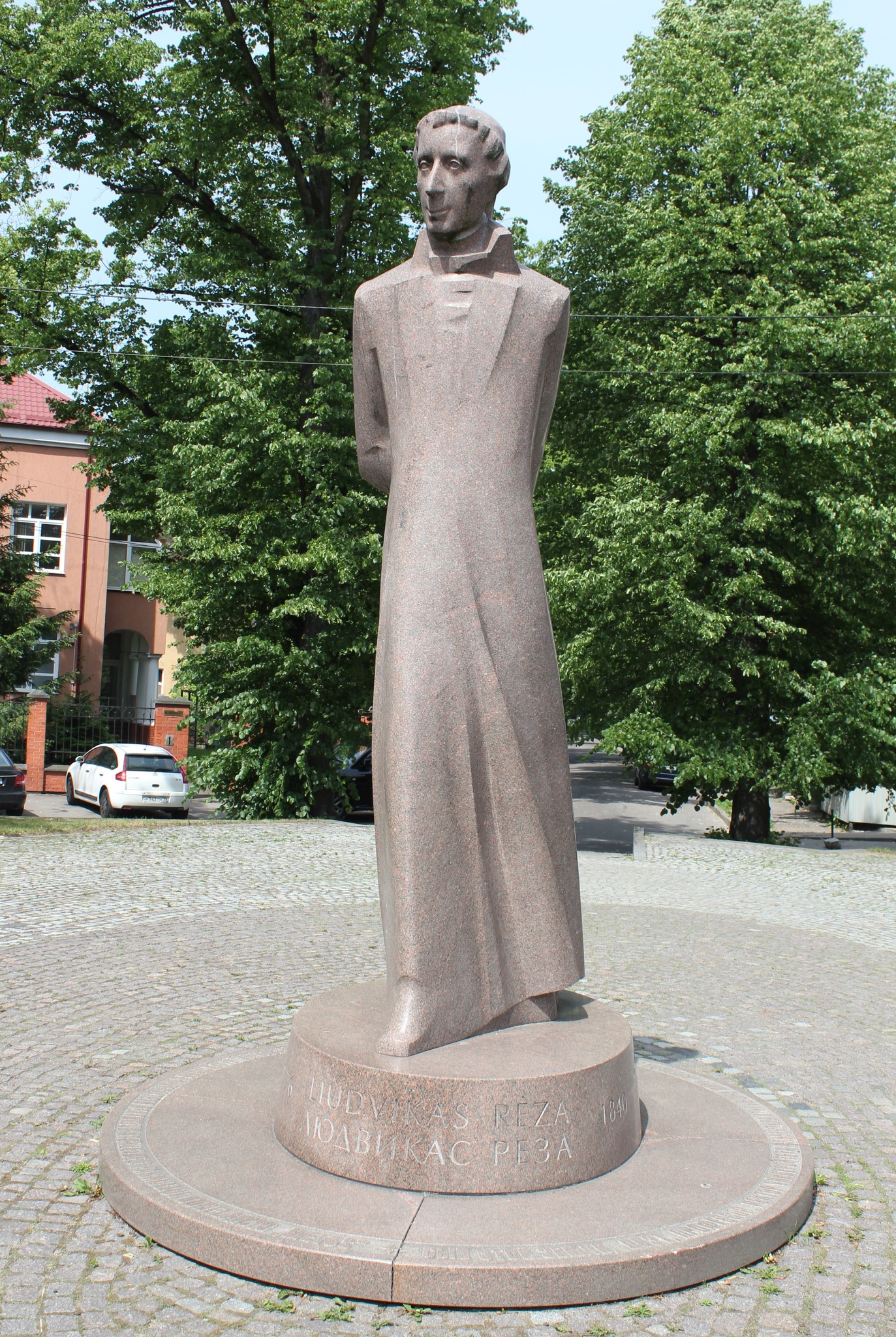 Памятник Людвигу резе в Калининграде
