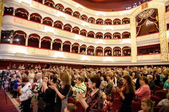 Зал астраханского театра оперы и балета