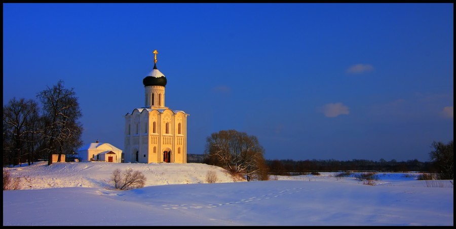 Покров зимой. Церковь Покрова на Нерли зима. Храм Покрова на Нерли зимой. Храм на Нерли во Владимире зимой.