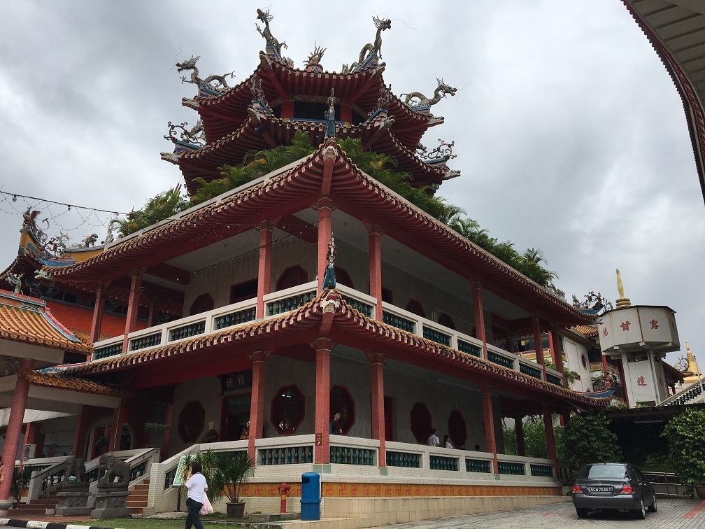 Монастырь Kong Meng San Phor Kark See и парк Bishan-Ang Mo Kio