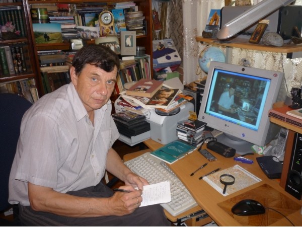 По ночам в тиши, я пишу СТИХИ...