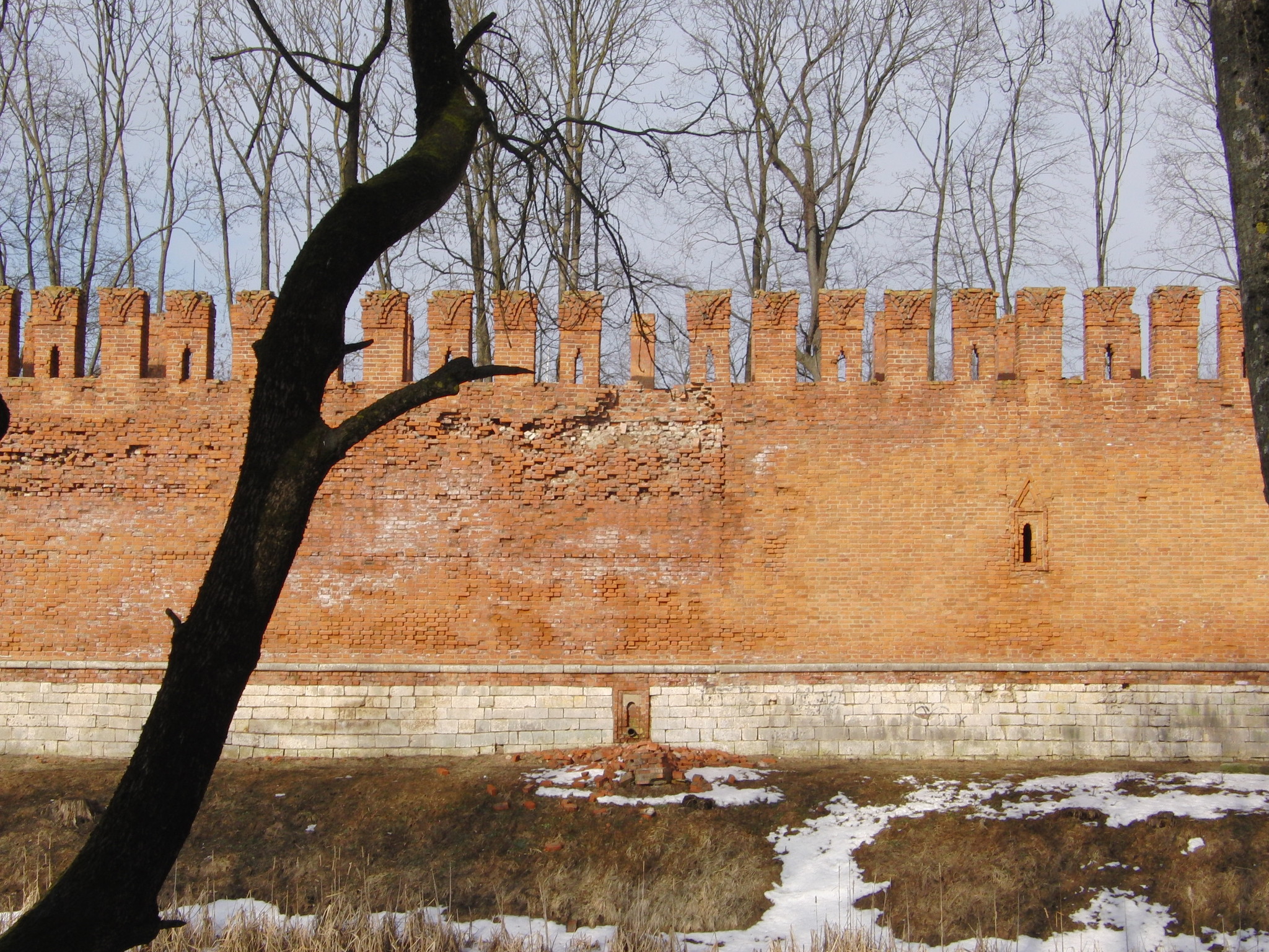 Смоленск Лопатинский сад Крепостная стена