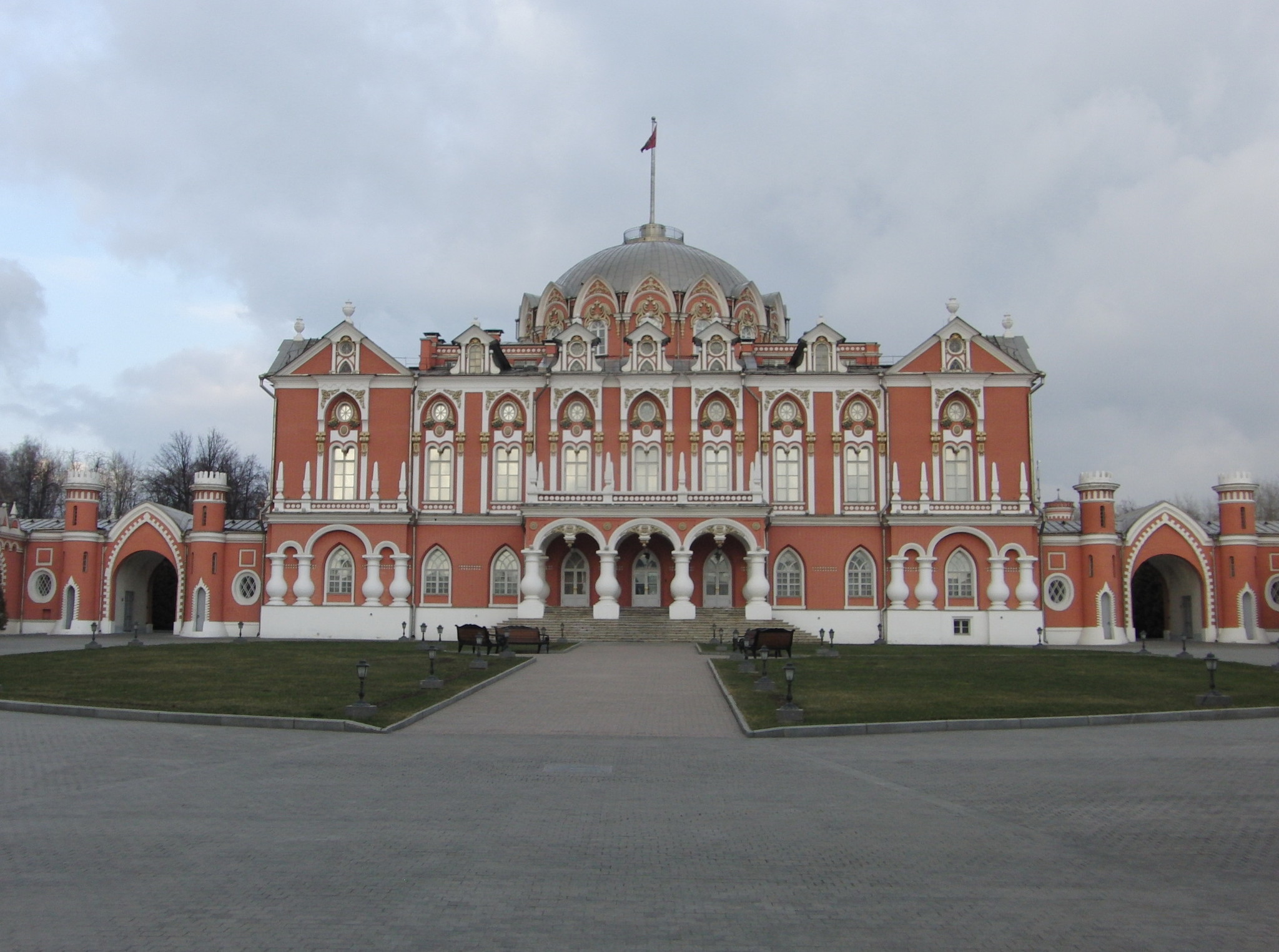 Путевой дворец история