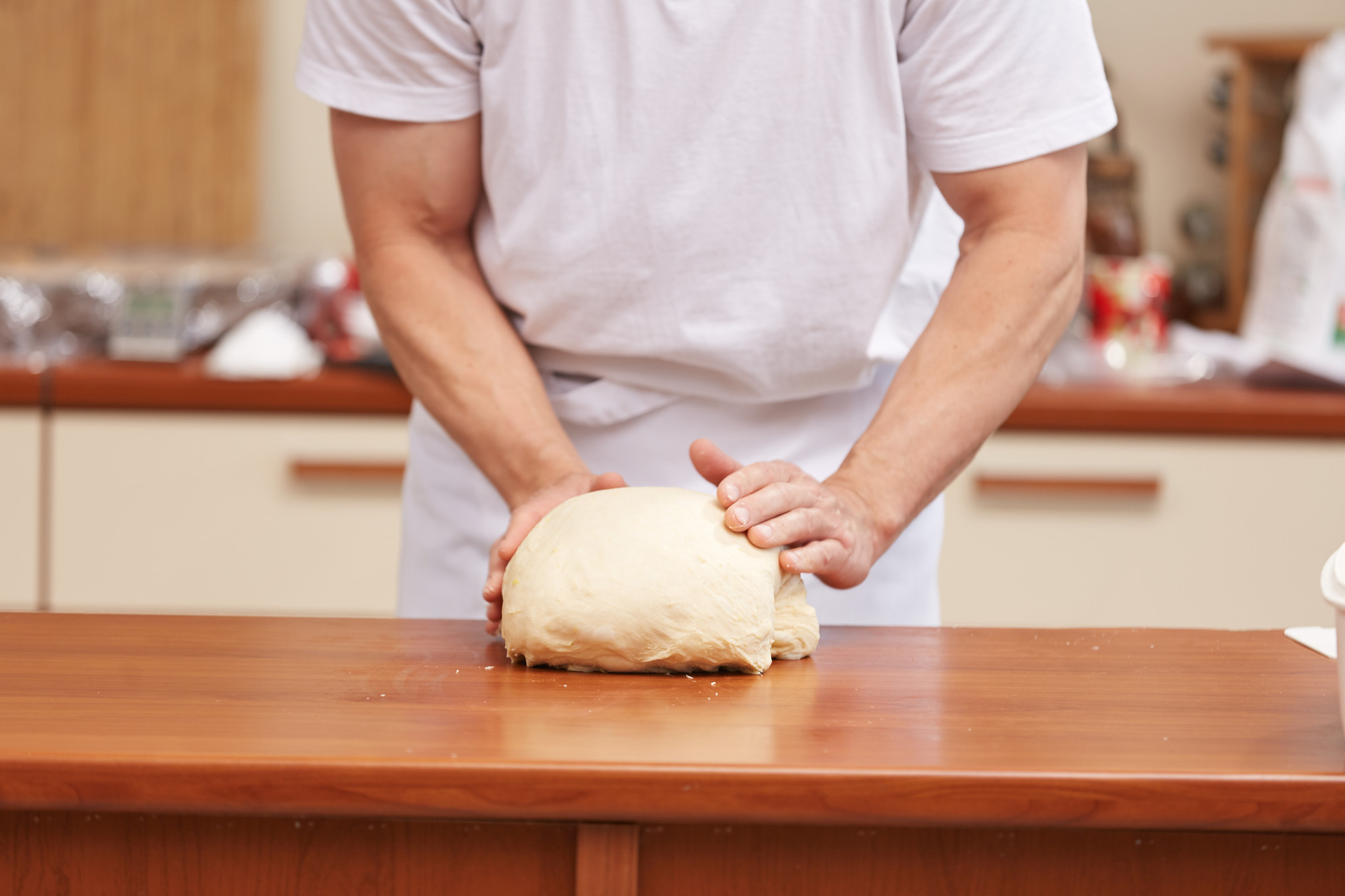 Домашний хлеб. Обминки теста во время брожения. Метод «растянуть и сложить»