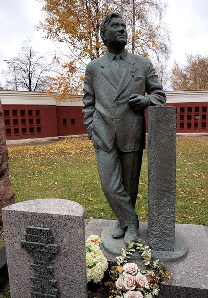 Могила маресьева на новодевичьем кладбище фото
