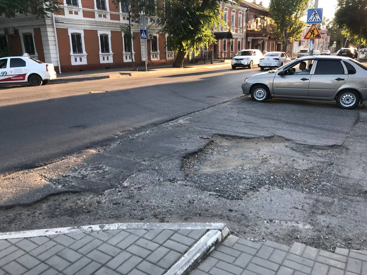 Подрядчик, не доделавший восемь улиц в Астрахани, доказал в суде, что он  был прав