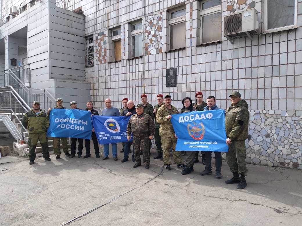 В Мариуполе увековечили память астраханца-Героя России, погибшего в СВО