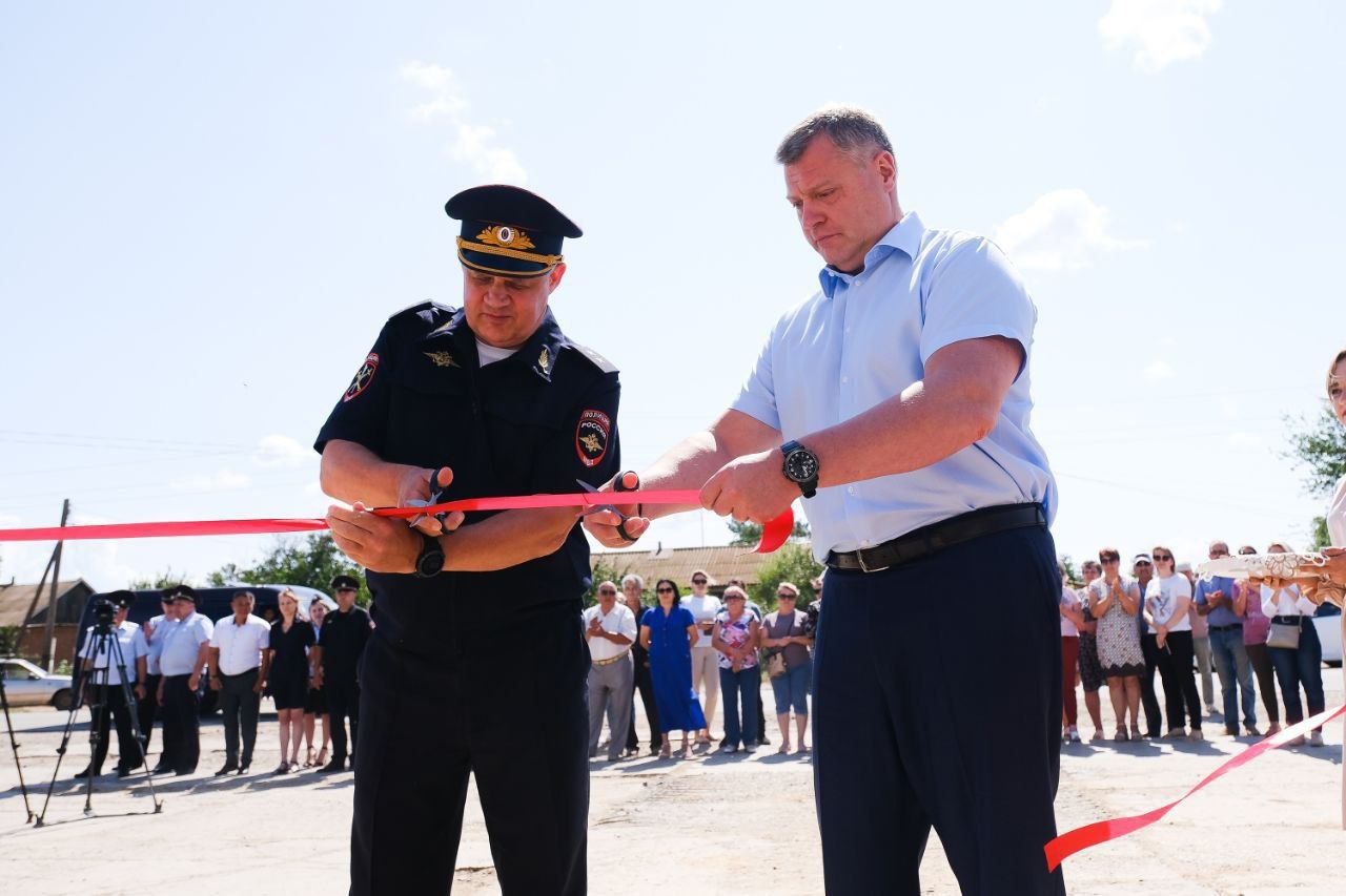 Полицейским в енотаевском селе подарили новый опорный пункт | 18.07.2023 |  Астрахань - БезФормата