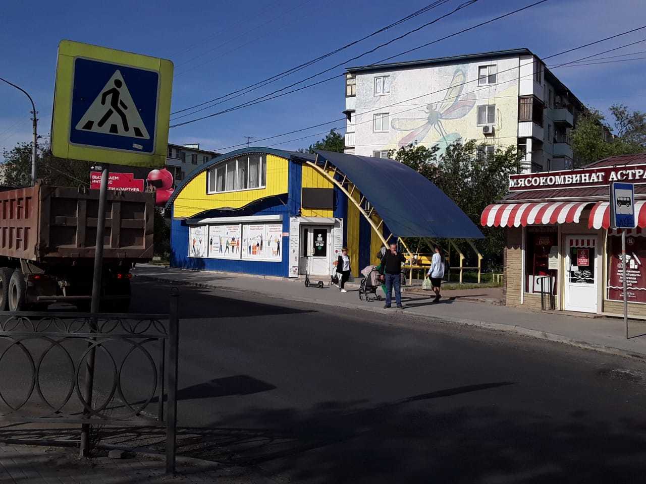 В Астрахани снесут торгово-остановочные павильоны на Центральном стадионе и  Селенских исадах