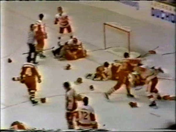 Драки хоккей канада ссср. Хоккей суперсерия 1972. Драка СССР Канада 1987 массовая в хоккее. Хоккей СССР Канада 1987.